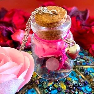 Amorthentia Love Rose quarz bottle necklace